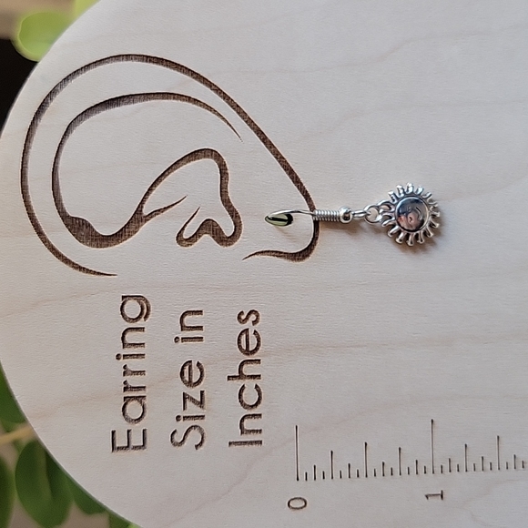 "Eres un Sol" Smiling Sun Drop Earrings - Picture 5 of 6